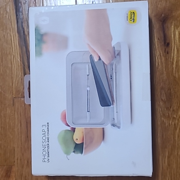 Phonesoap 3 UV Sanitizer and Charger - Picture 1 of 4